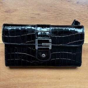 GUESS Shiny Crocodile-patterned Leather Wallet